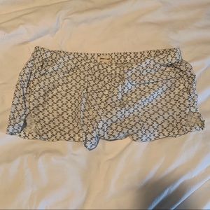 URBAN OUTFITTERS SHORTS